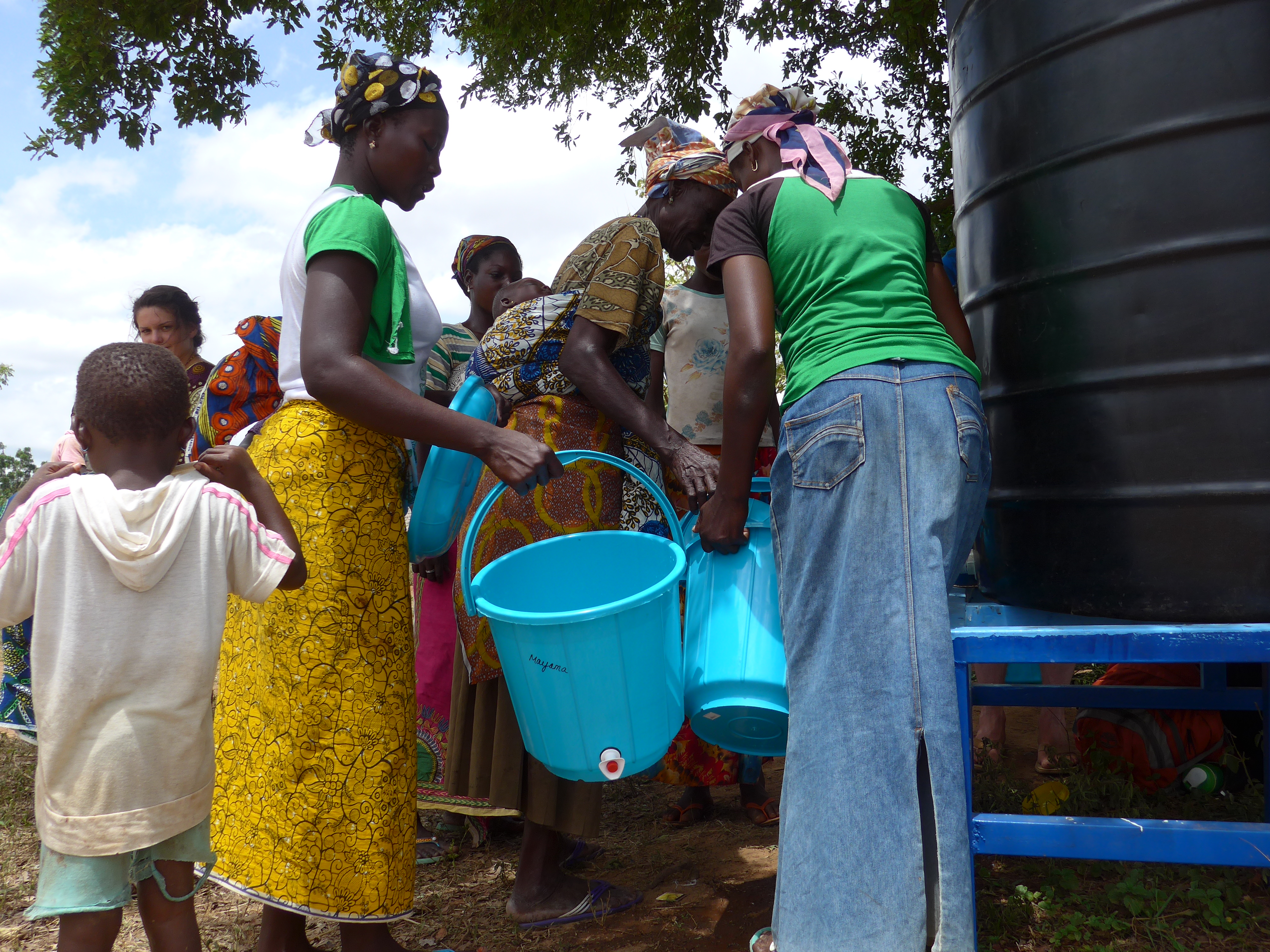 Customers at the Manguli II water treatment center